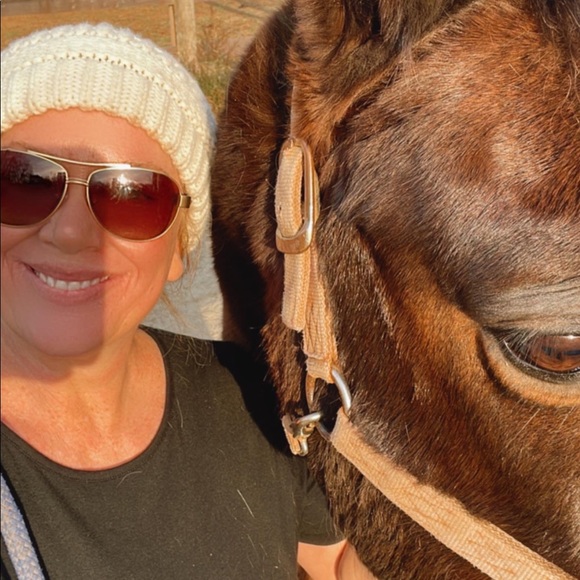 Meet your Posher, Stephanie - Picture 5 of 10